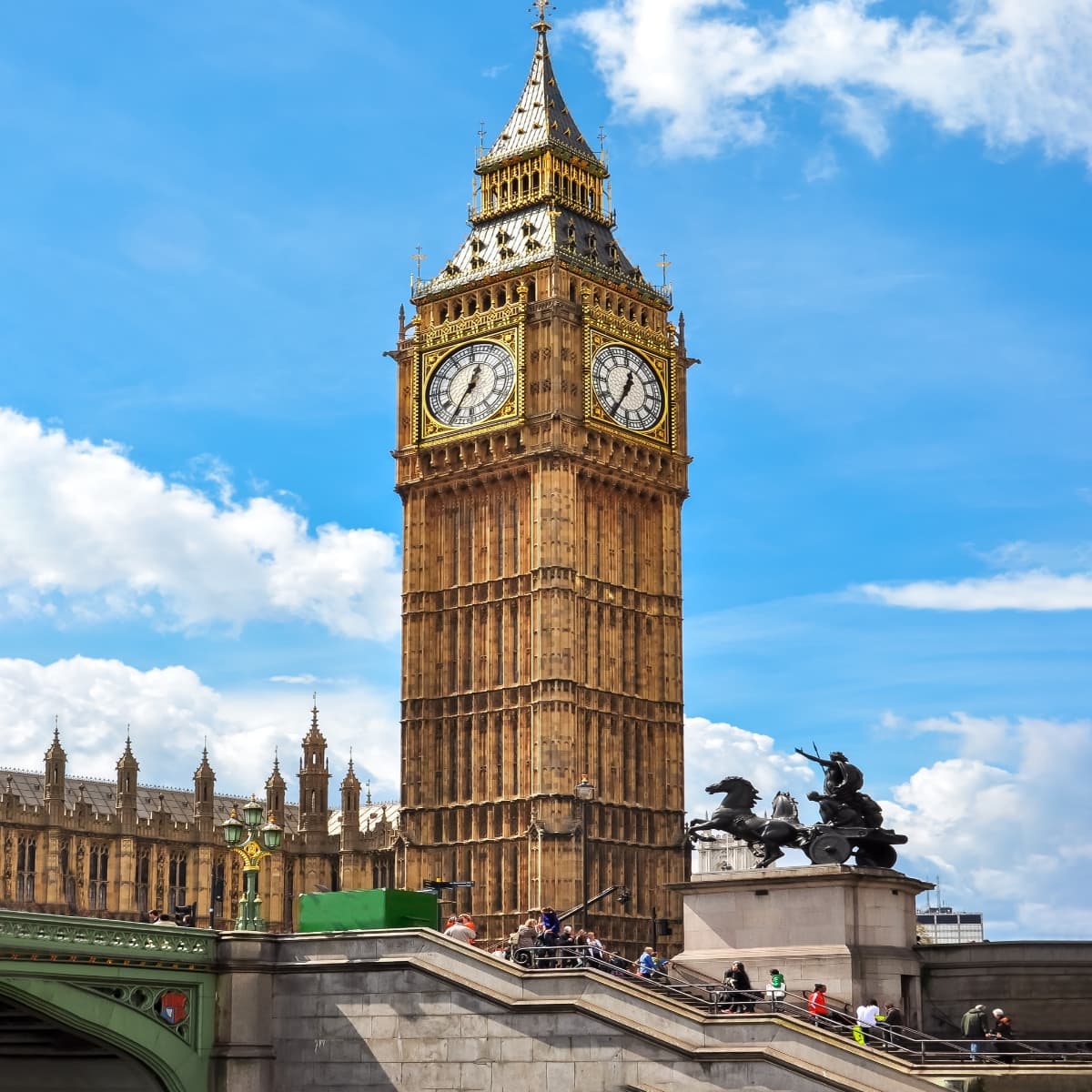 Royal Escapades: Historic London & the Charm of the Thames