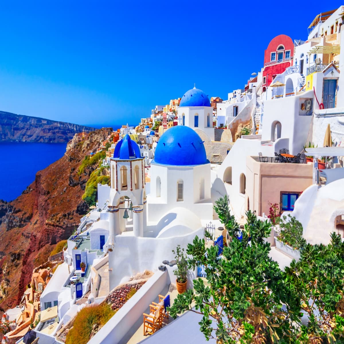 Santorini Splendor: Sunsets and Serenity